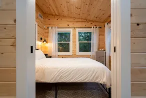Lake Winnipeg All Season Cozy Cottage with Outdoor Cedar Sauna - Image 5
