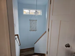 Alki Beach Cottage, NEW, 2 bedrooms, 2 bathrooms, near beach, AC, WD, Parking - Image 2