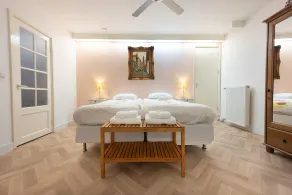 DEUX CHAMBRES AVEC DEUX SALLES DE BAINS PRIVÉES - IDÉAL POUR 2 COUPLES - Image 4