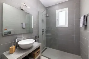 Villa Bella, med privat pool, spabad, spillerum tæt på stranden - Image 2
