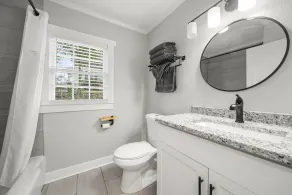Cozy 2BR Cottage in Downtown Warm Springs (B) - Image 2