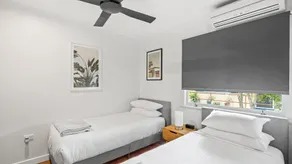 Large 2 bedroom house with pool - Image 5