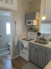 Delightful 2-Bedroom Beach Cottage in OBIII - Image 3