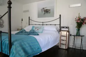 Hello Whitstable - Private Cabin at The Beach - Image 3