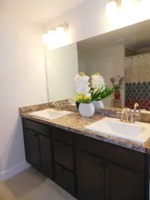NEW 4BR Home! Wi-Fi, Garage Games & Convenient Drive to Downtown Ocala - Image 5