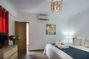 VIP Luxury Penthouse & Rooftop Jacuzzi - Image 5