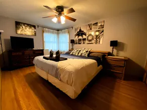 Family Home in Chicago-O'Hare - Image 4