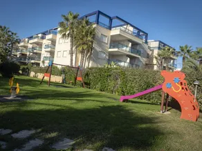 Dorasal esc VI 2º pta. 4 ático Solo Familias - Image 3