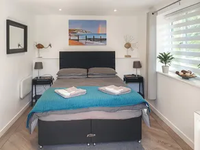 1 bedroom accommodation in Sandown - Image 4
