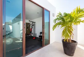 Central Huge PH with Private Rooftop and Jacuzzi - Image 3