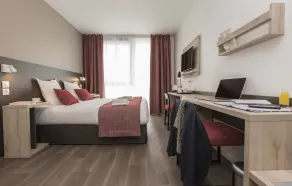 Studio Proche de la Sarthe, Wi-Fi GRATUIT + Accès Hammam - Image 5