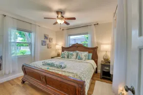 Walk to Beach, Dining & Shops - Free Shuttle - Image 3