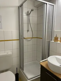 dejlig lejlighed med køkken og stor terrasse og babyudstyr - Image 3