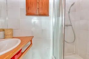 Appartement 'Spacieux Face Mer' avec vue sur mer et balcon - Image 3