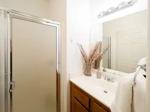 Spacious Cozy Home Near Almeria Park - Image 4