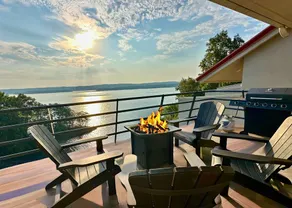 Luxury Pickwick Lake front Villa w/ sensational views & boatslip -Sleeps 9 - Image 5