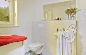 Nice Home In Pinnow With Wifi - Image 2