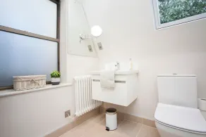 Stylish Wood Street Apartment - City Centre - Image 4