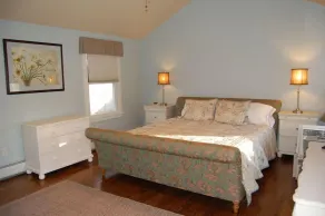 Spacious Family Home in Desirable Katama - Easy Access to Beach and Town! - Image 5
