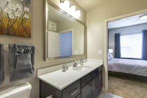Luxury Med Center Fully Equipped King Sized Bed Condos - Image 2