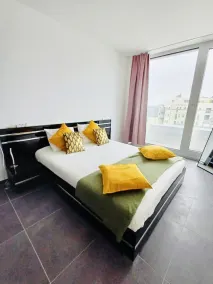 New 2 bedrooms Penthouse in Center - Image 4