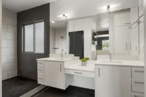 Condo w/ Downtown Views - Image 2