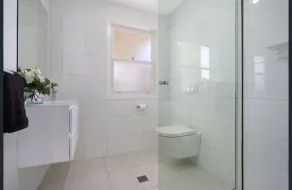Newly renovated, dog-friendly, 5 minute walk to town! - Image 3