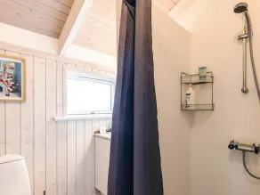 Cozy Holiday Home for Four Guests - Image 3