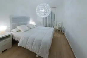 FULLRENOVERAD HUS - KVALITETSFÖRDELAR - MYCKET Trevligt havsutsikt - Image 4