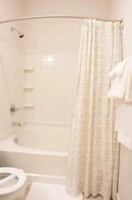 9 Miles to Downtown | 1000Mbps | King bed | W/D - Image 4