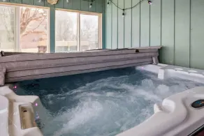 MTM Premier, Hot Tub, 5-Bedroom, 2 King Beds - Image 3