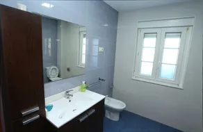 NEU WIEDERHERGESTELLTES HAUS IN DER VILLA DE CEE. - Image 5