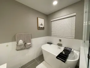 Beautiful home away from home. 5 mins from Joe Pool Lake. - Image 4