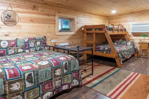Lakeside Cabin Near Holiday World Perfect for Families & Friends - Image 5