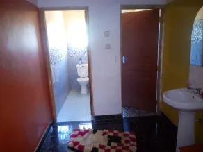 Luxurious, 3-bed bungalow fully furnished - Image 2