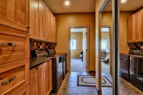 Vacation home with lots of amenities and convenient location to ski runs nearby - Image 2