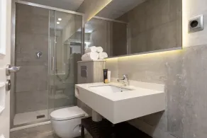Colon EnjoyBcn Comfort Apartments- l��ngs Las Ramblas, för grupper 8 personer - Image 2