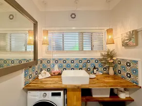 'SEAVIEW' - Stunning Coastal Views, Opposite Shaws Bay, Pet Friendly, Sleeps 4 - Image 4