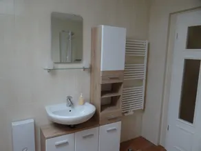Pension with natural plot, centrally located - Image 3