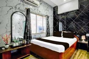Deluxe Rupashi Restaurant And Guest House - Image 3