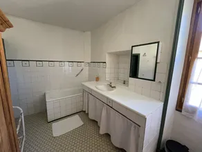 Family house in a village with swimming pool in Périgord, sleeps 12 - Image 2