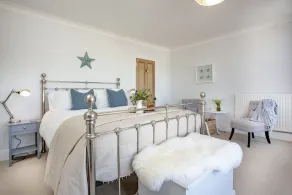 Admirals -  a cottage cottage is within a short walk of  Brixham harbour, quay, Battery Gardens and - Image 3
