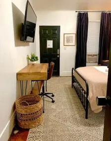 4BR Downtown Lafayette-Garden Parking Walk to Arts District - Image 5