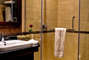 Magna Hotel and Suites - Image 3