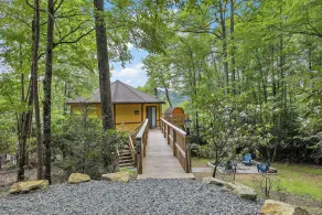 Cozy 2BR/2BR Cabin with Sauna near Ski Resort - Image 3