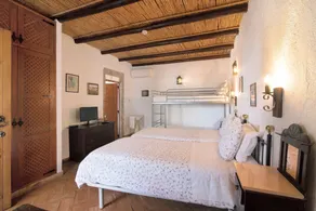 Holiday Home 'Casa da Tita - Apartamento Palheiro' with Mountain View, Pool, A/C & Wi-Fi - Image 4