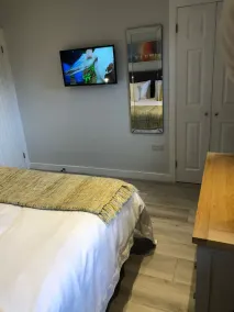 5 minutes from the beach, centraly located, country side views - Image 3
