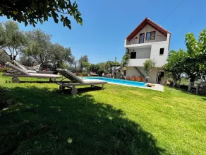 Walking distance to beach, tavern, grocery ★ Seaview ★ Private Pool - Image 4