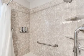Bit o' Raleigh Bungalow, 6 min drive to downtown - Image 3