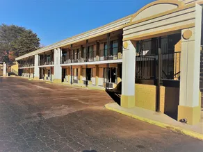 The Asheville Airport Inn - Image 3